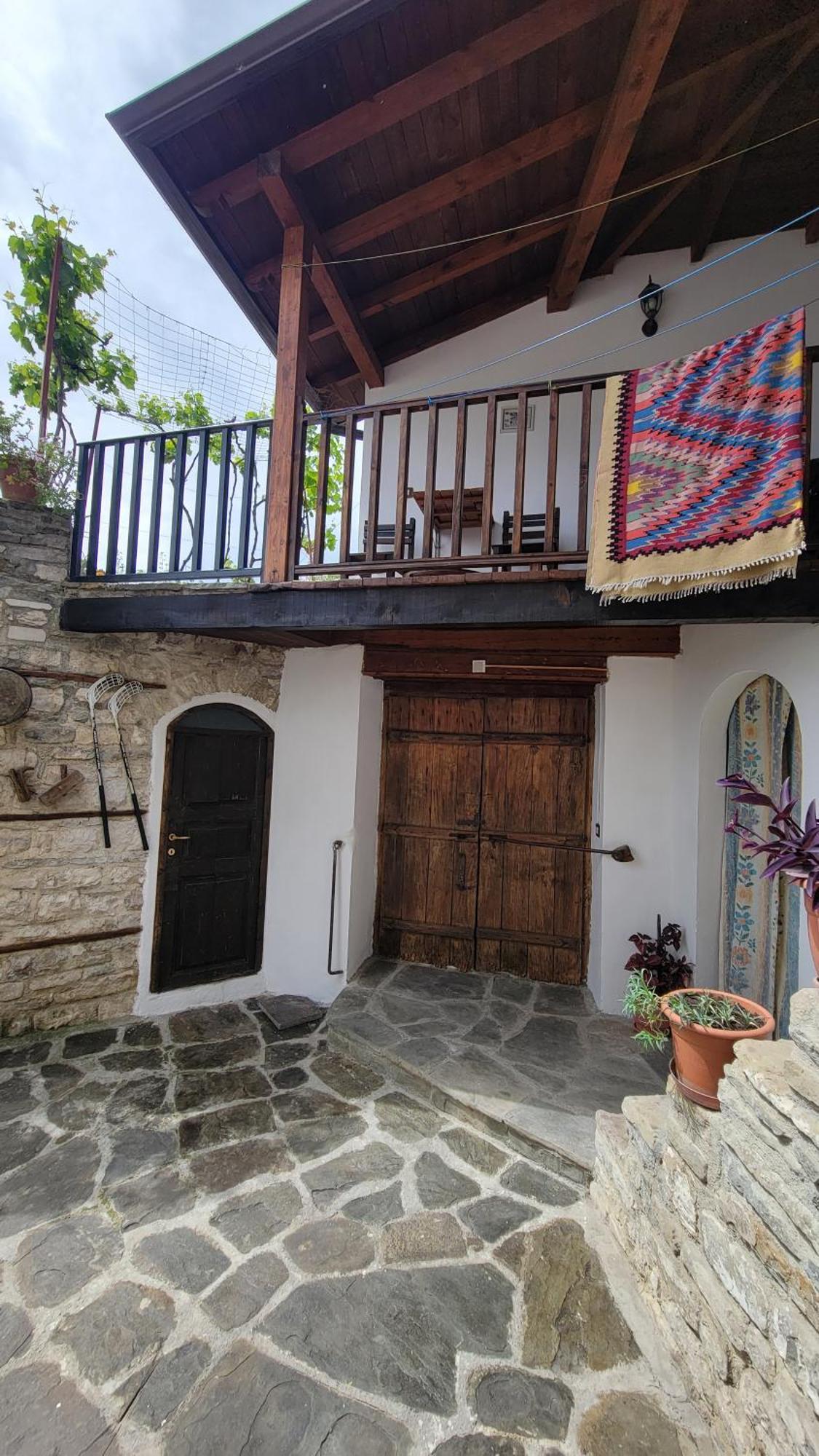 Guest House Mangalem Berat Exterior foto