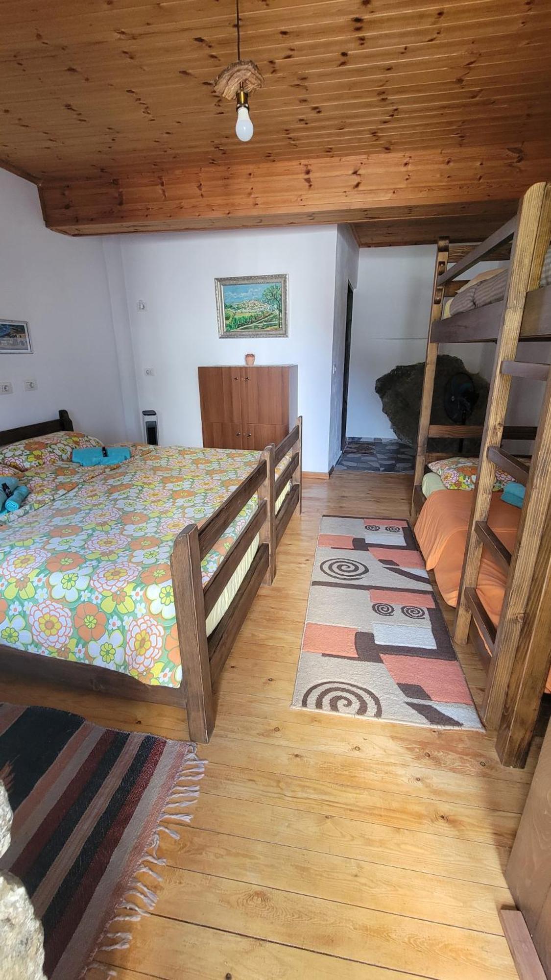 Guest House Mangalem Berat Exterior foto