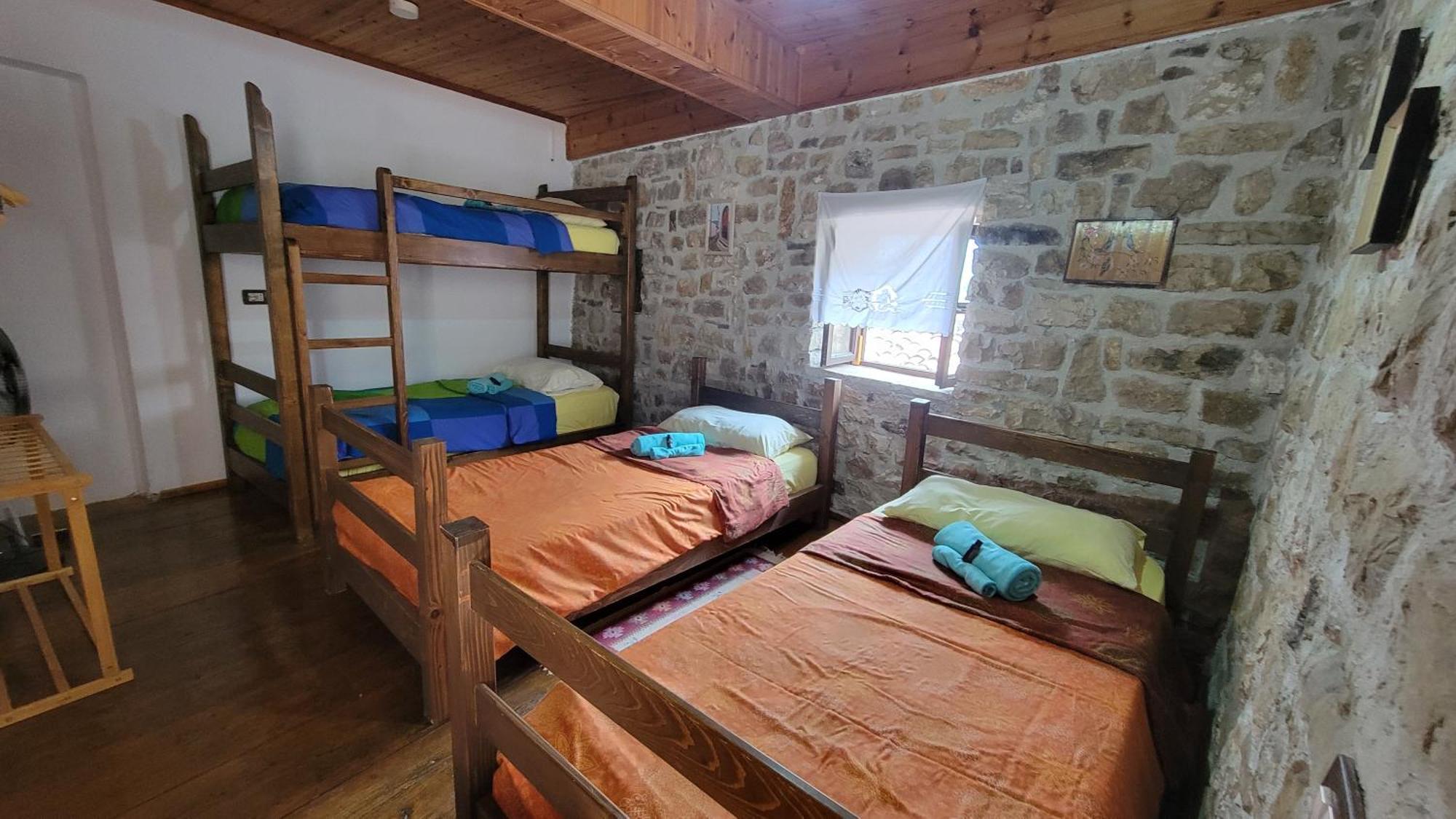 Guest House Mangalem Berat Exterior foto