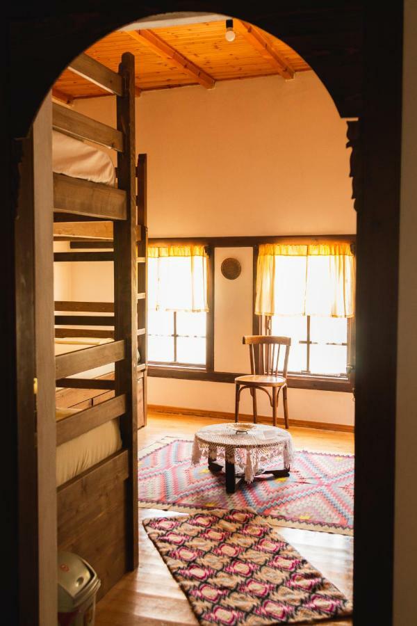 Guest House Mangalem Berat Exterior foto